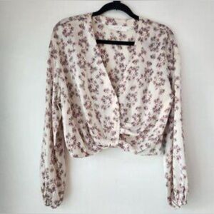 ASTR The Label ~ Size M ~ Lilac Floral Print Faux Surplice Wrap Crop Blouse